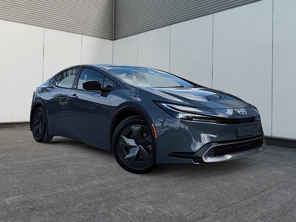 Toyota PRIUS PRIME SE 2023 à Drummondville, Québec - 1 - w1024h768px