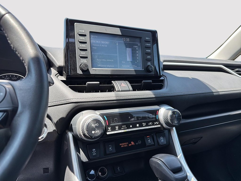 2022 Toyota RAV4 XLE in Drummondville, Quebec - 17 - w1024h768px