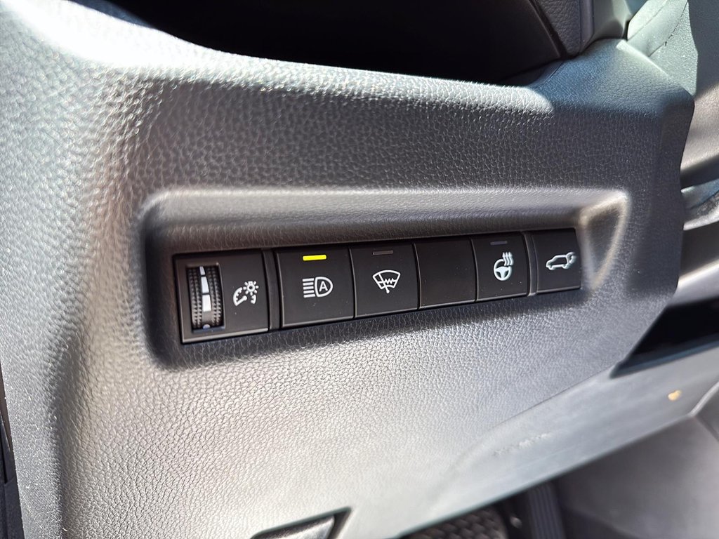 2022 Toyota RAV4 XLE in Drummondville, Quebec - 12 - w1024h768px