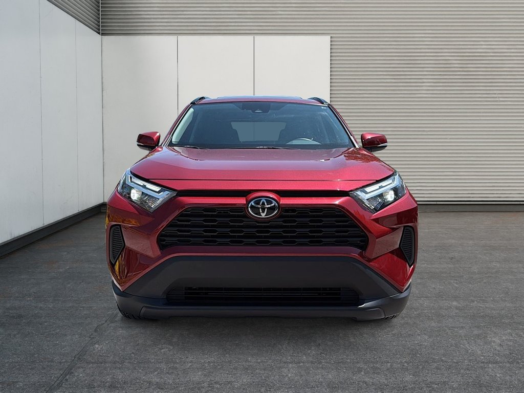 2022 Toyota RAV4 XLE in Drummondville, Quebec - 2 - w1024h768px