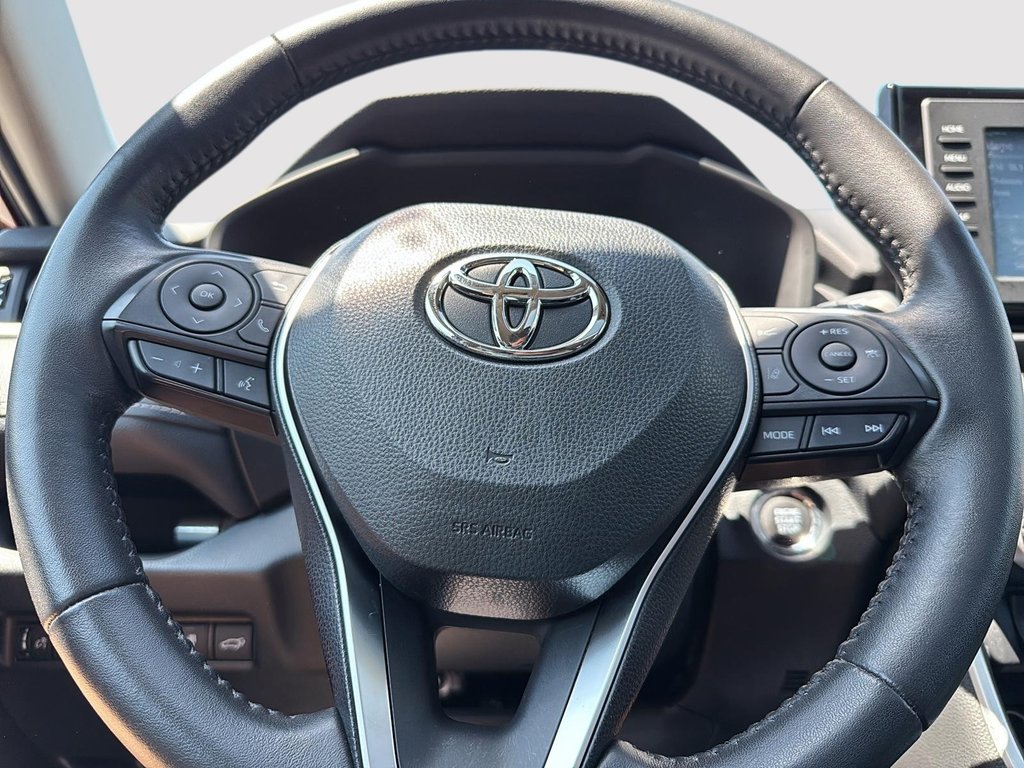 2022 Toyota RAV4 XLE in Drummondville, Quebec - 13 - w1024h768px