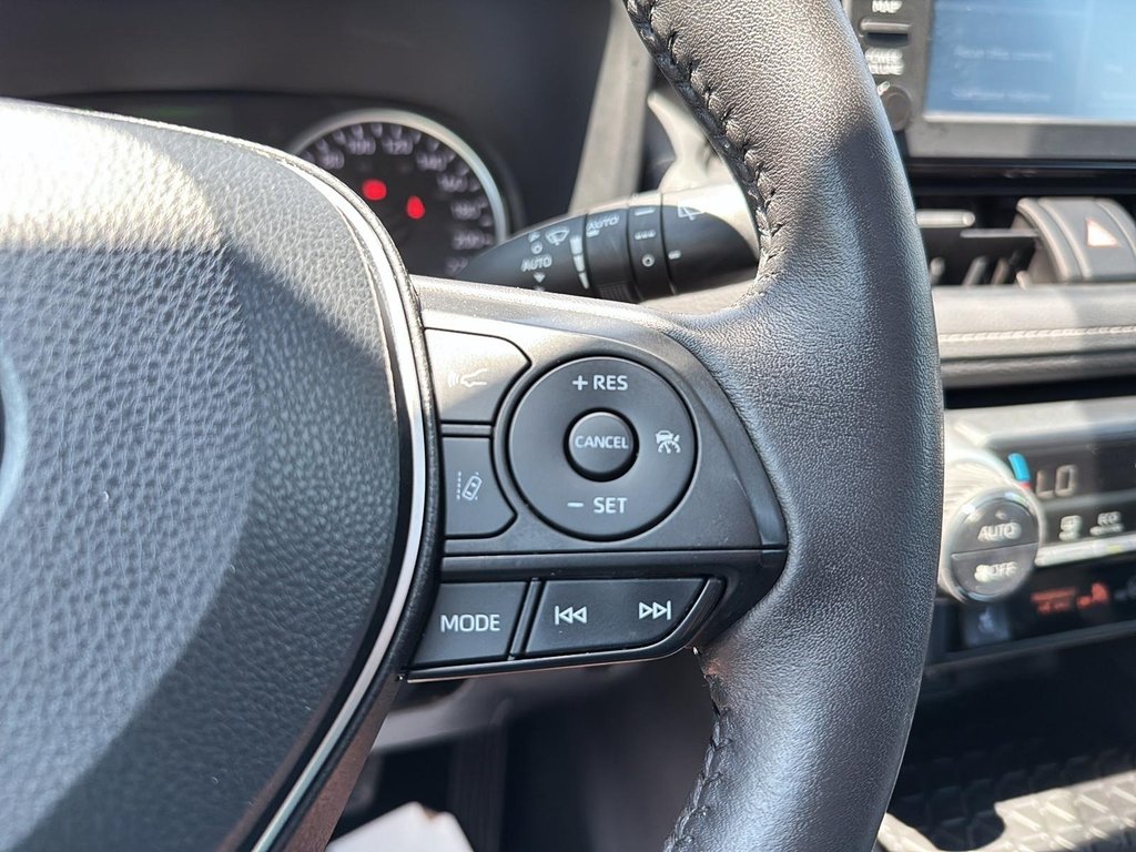2022 Toyota RAV4 XLE in Drummondville, Quebec - 15 - w1024h768px