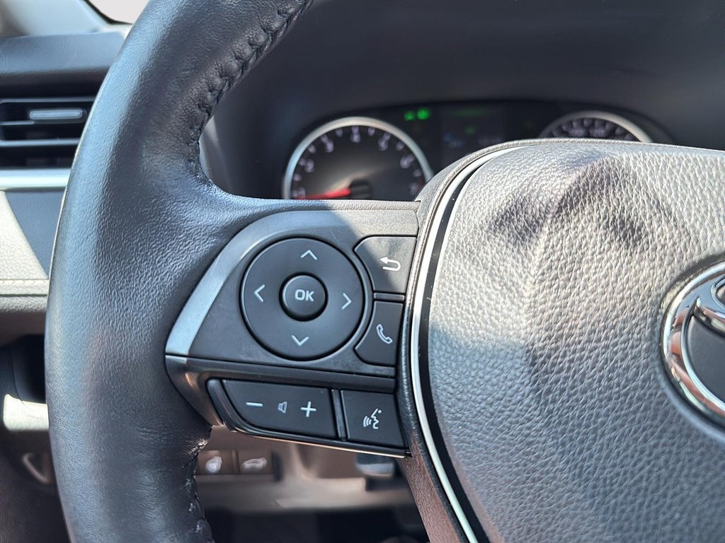 2022 Toyota RAV4 XLE in Drummondville, Quebec - 14 - w1024h768px
