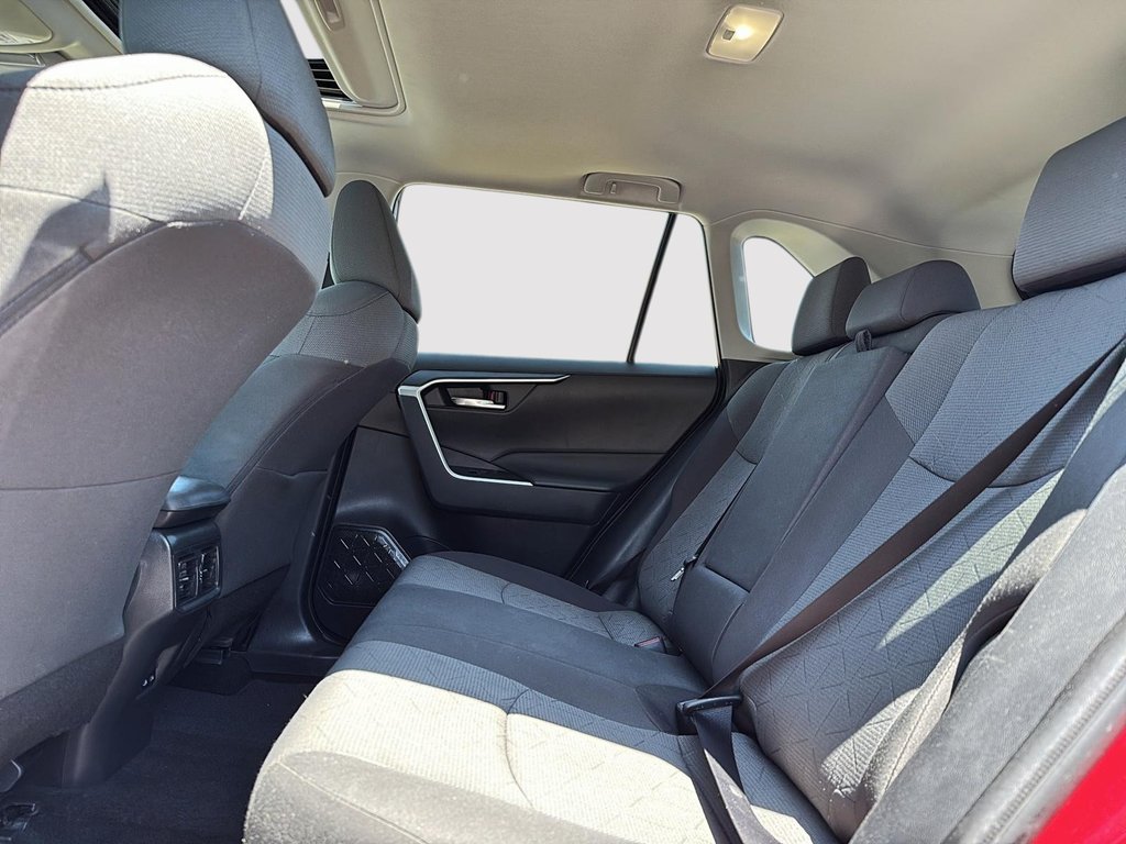2022 Toyota RAV4 XLE in Drummondville, Quebec - 9 - w1024h768px