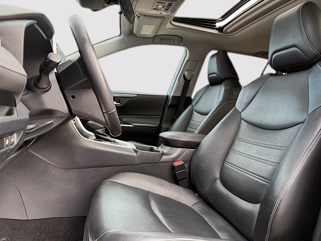 2023 Toyota RAV4 XLE in Drummondville, Quebec - 7 - w1024h768px