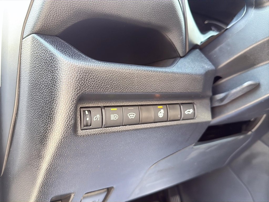 2024 Toyota RAV4 Hybrid XLE in Drummondville, Quebec - 11 - w1024h768px