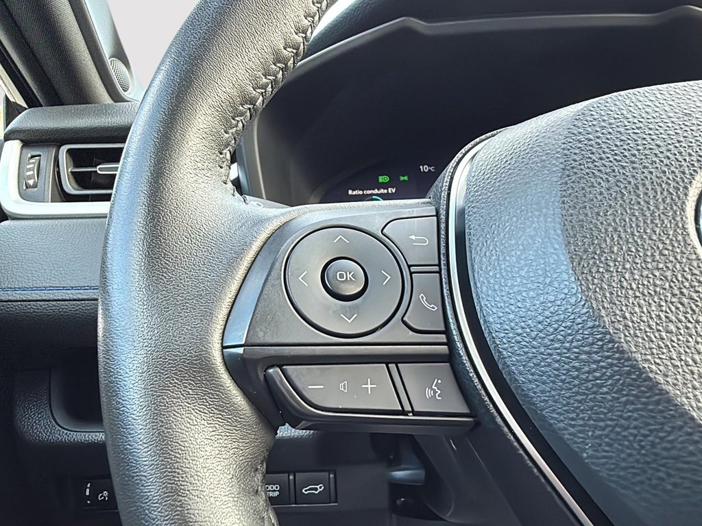 2024 Toyota RAV4 Hybrid XSE in Drummondville, Quebec - 13 - w1024h768px