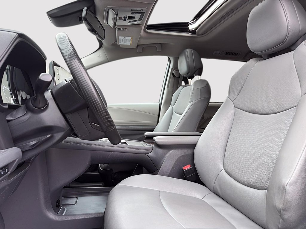 2024 Toyota Sienna in Drummondville, Quebec - 8 - w1024h768px