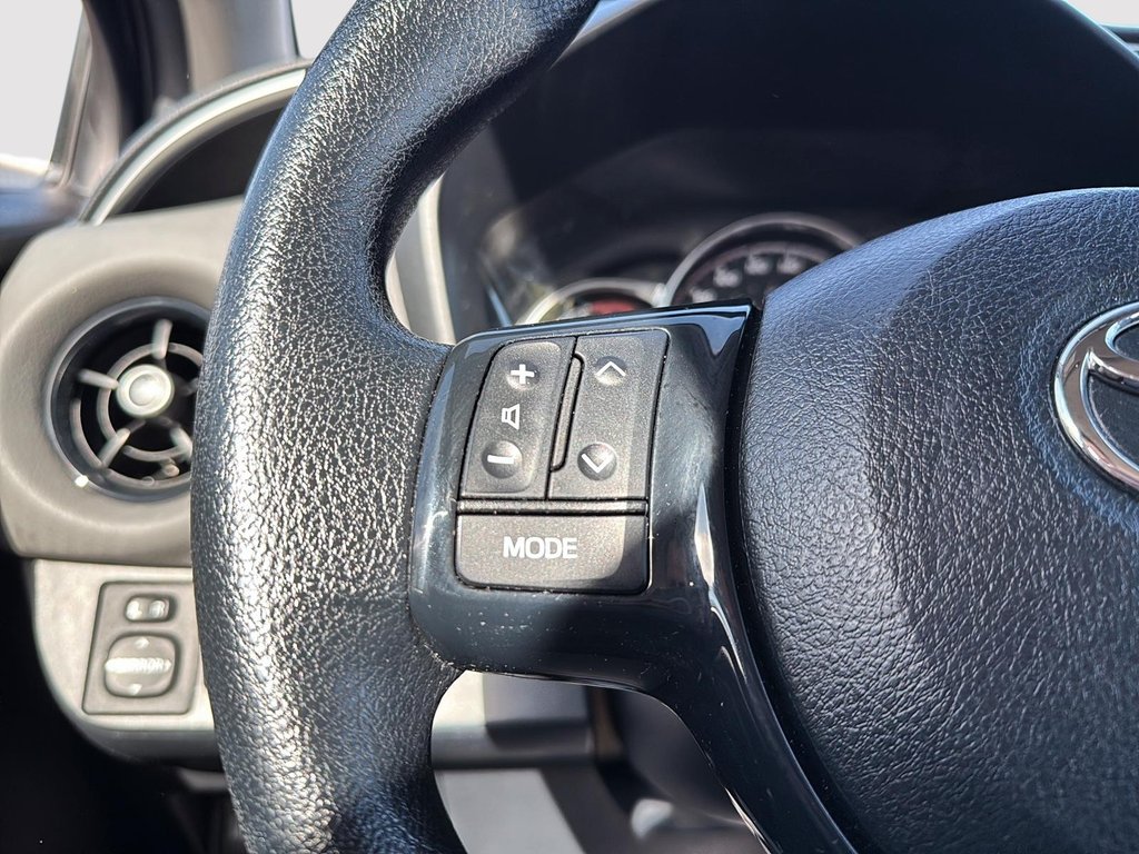 2019 Toyota Yaris Hatchback in Drummondville, Quebec - 12 - w1024h768px