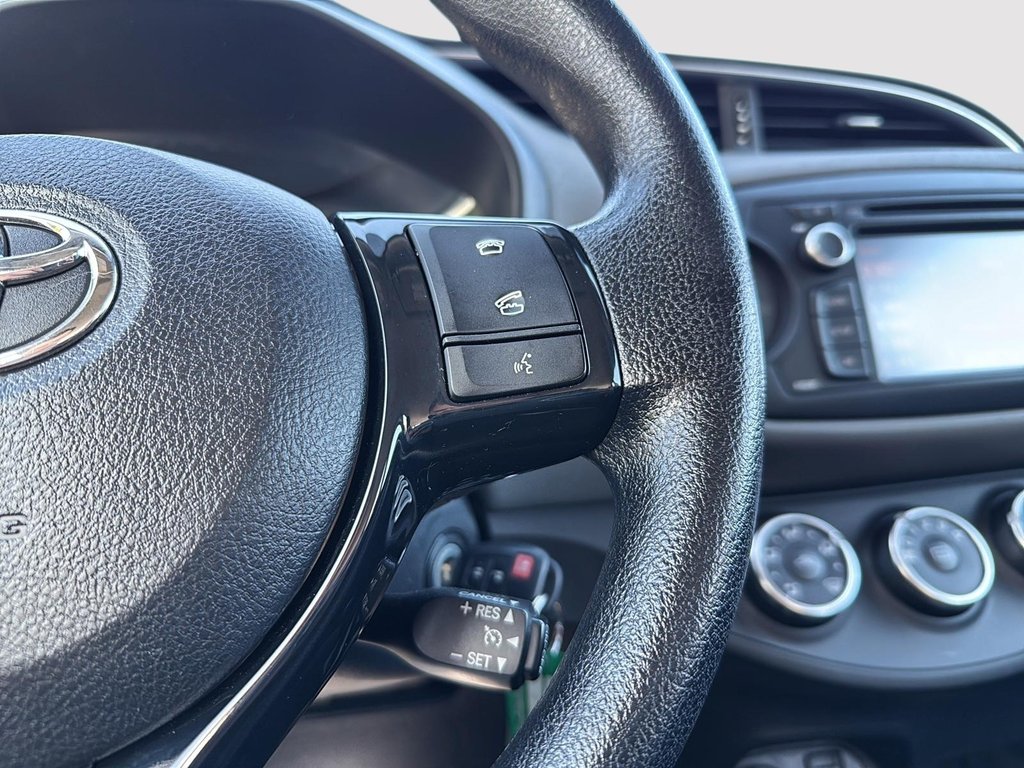 2019 Toyota Yaris Hatchback in Drummondville, Quebec - 13 - w1024h768px