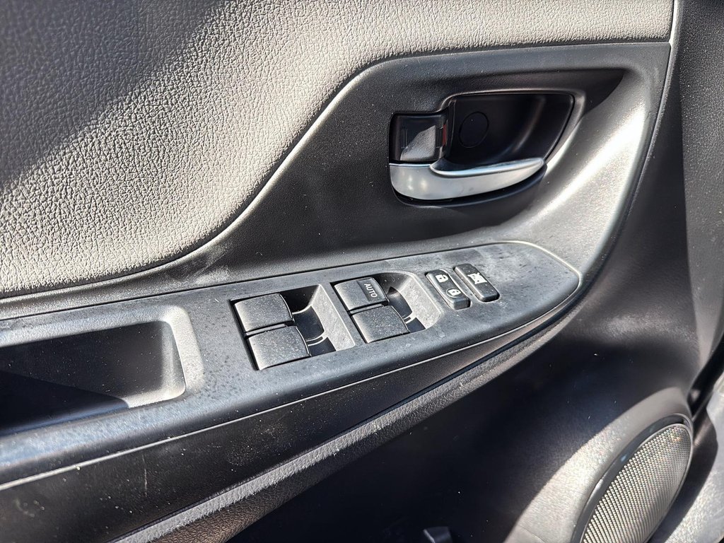 2019 Toyota Yaris Hatchback in Drummondville, Quebec - 9 - w1024h768px