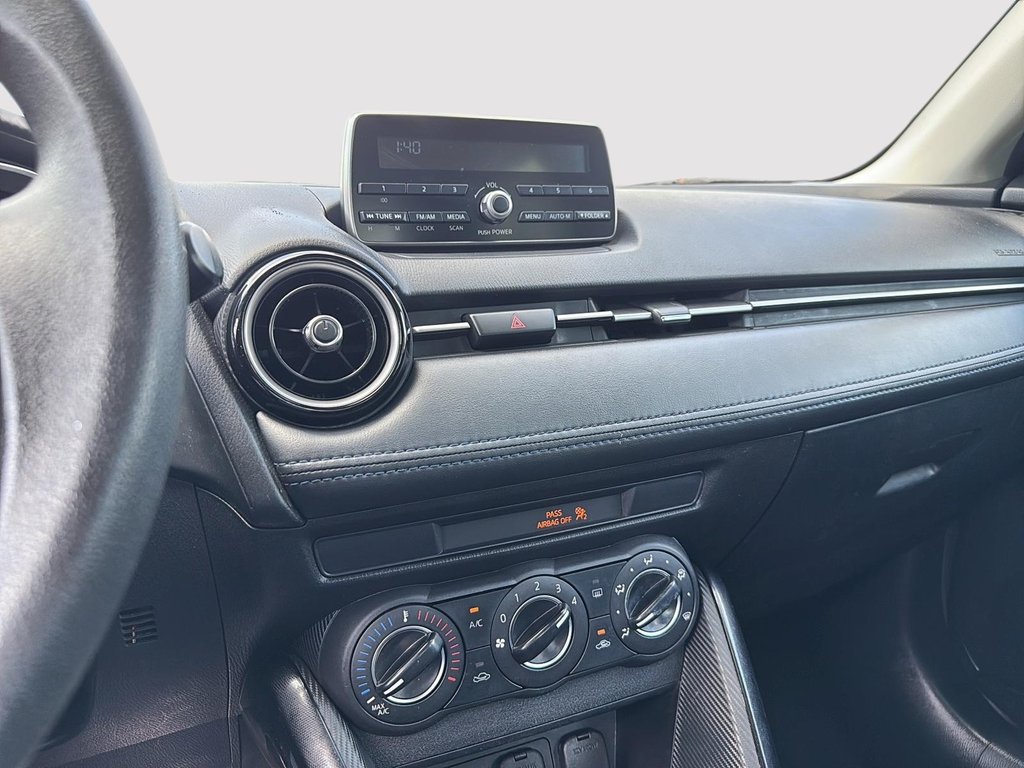 2018 Toyota Yaris Sedan in Drummondville, Quebec - 17 - w1024h768px