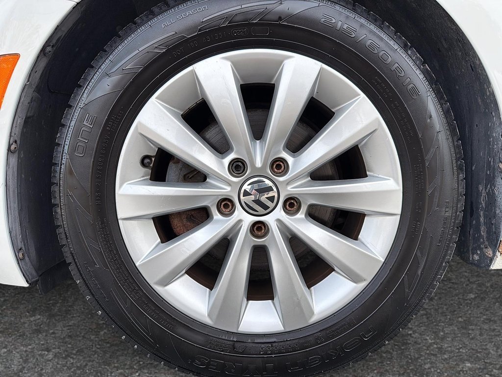 Volkswagen Beetle Coupe  2014 à Drummondville, Québec - 7 - w1024h768px