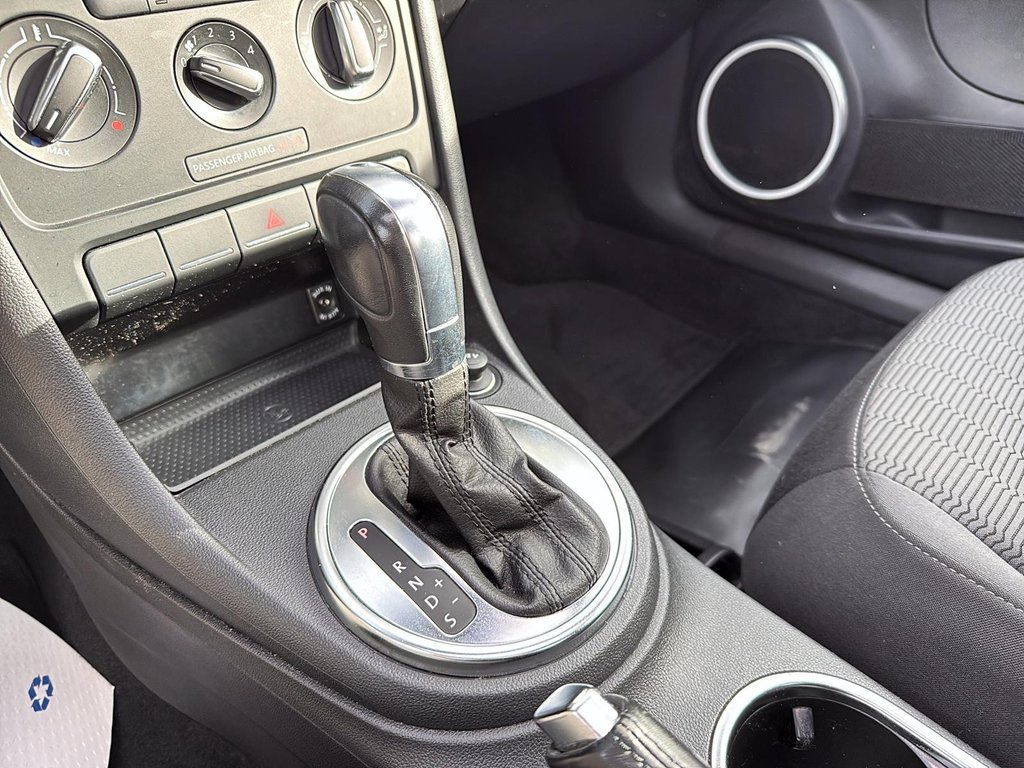 Volkswagen Beetle Coupe  2014 à Drummondville, Québec - 16 - w1024h768px
