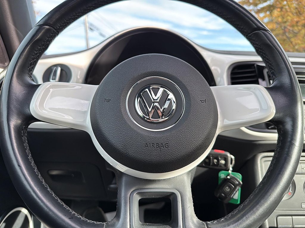 Volkswagen Beetle Coupe  2014 à Drummondville, Québec - 13 - w1024h768px