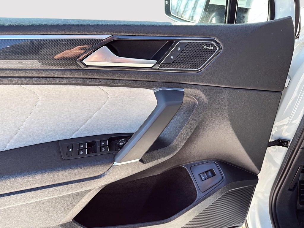2018 Volkswagen Tiguan Highline in Drummondville, Quebec - 12 - w1024h768px