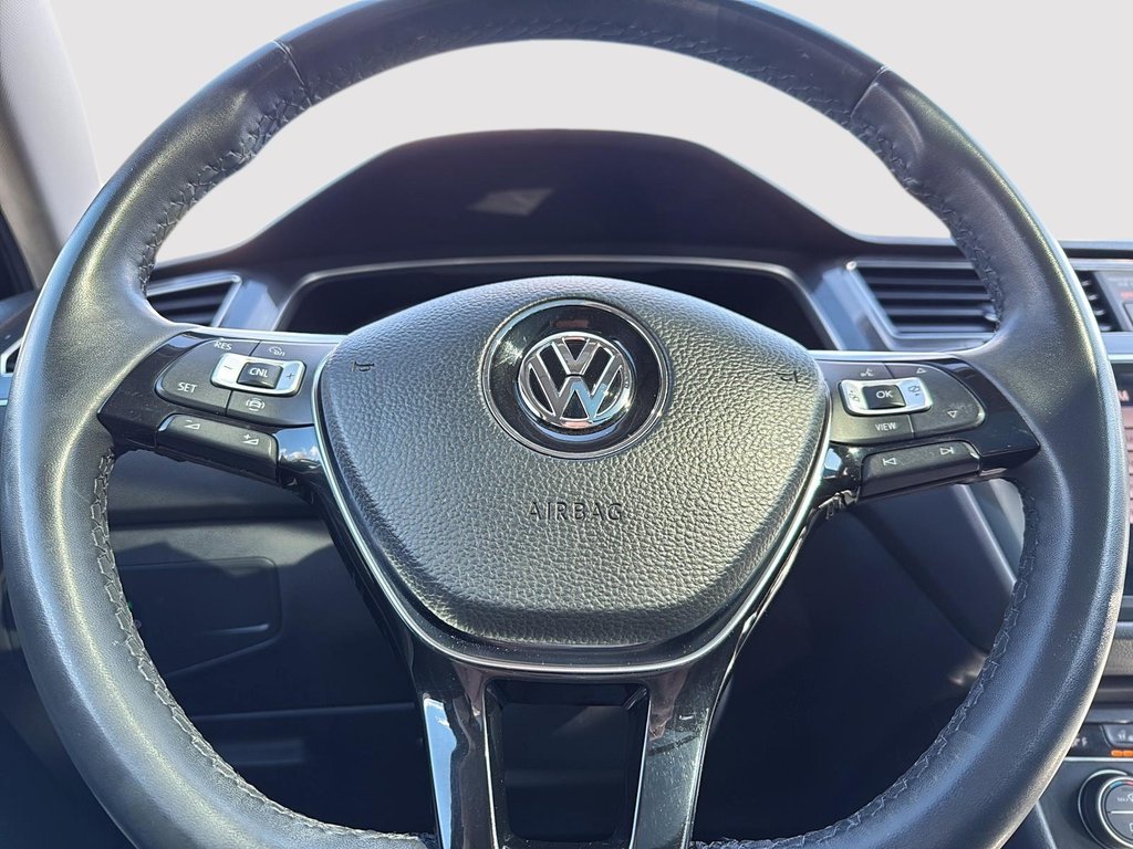 2020 Volkswagen Tiguan Highline in Drummondville, Quebec - 14 - w1024h768px