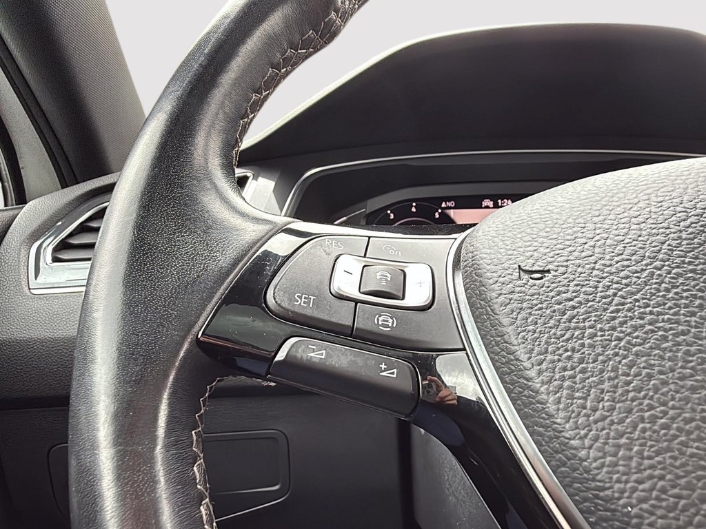 2021 Volkswagen Tiguan Highline in Drummondville, Quebec - 14 - w1024h768px