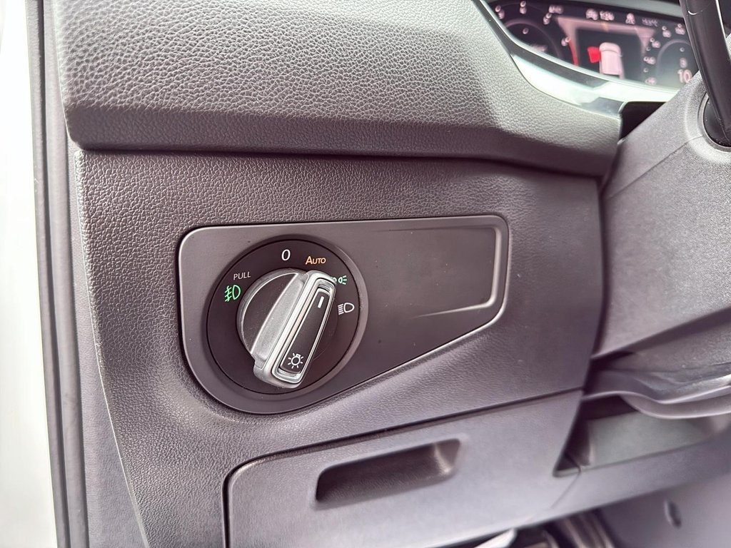 2021 Volkswagen Tiguan Highline in Drummondville, Quebec - 12 - w1024h768px