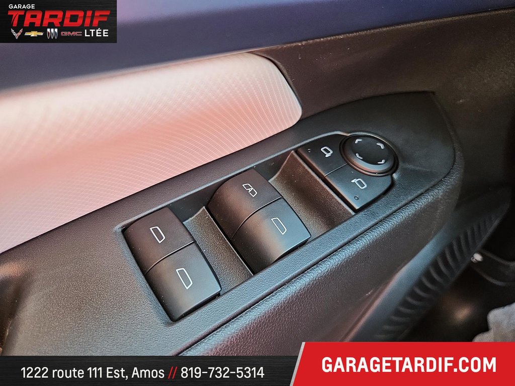 2025 Chevrolet Equinox EV in Amos, Quebec - 15 - w1024h768px