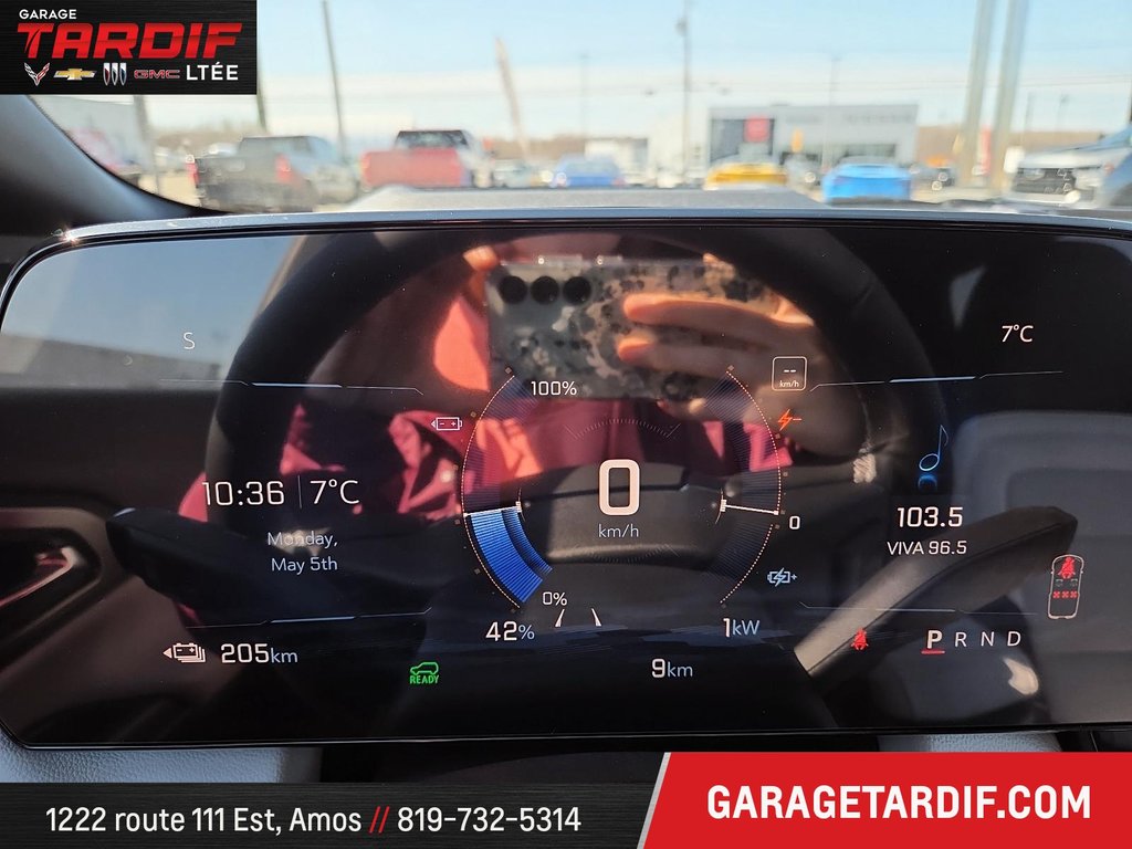 2025 Chevrolet Equinox EV in Amos, Quebec - 14 - w1024h768px