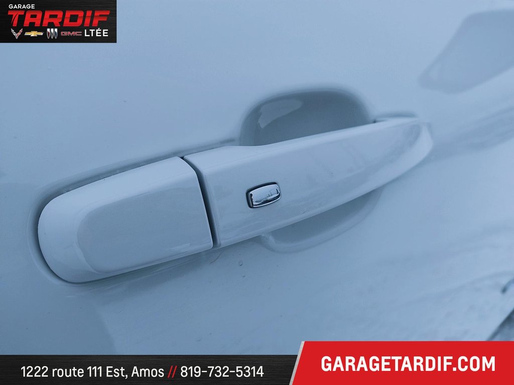 2024 Chevrolet Equinox AWD in Amos, Quebec - 24 - w1024h768px