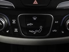 2018 Chevrolet Equinox LS in Amos, Quebec - 18 - w1024h768px