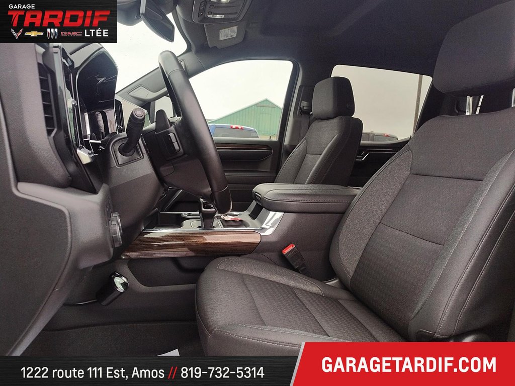 Chevrolet Silverado 1500  2023 à Amos, Québec - 10 - w1024h768px