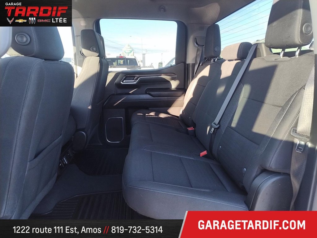 Chevrolet Silverado 1500  2024 à Amos, Québec - 18 - w1024h768px
