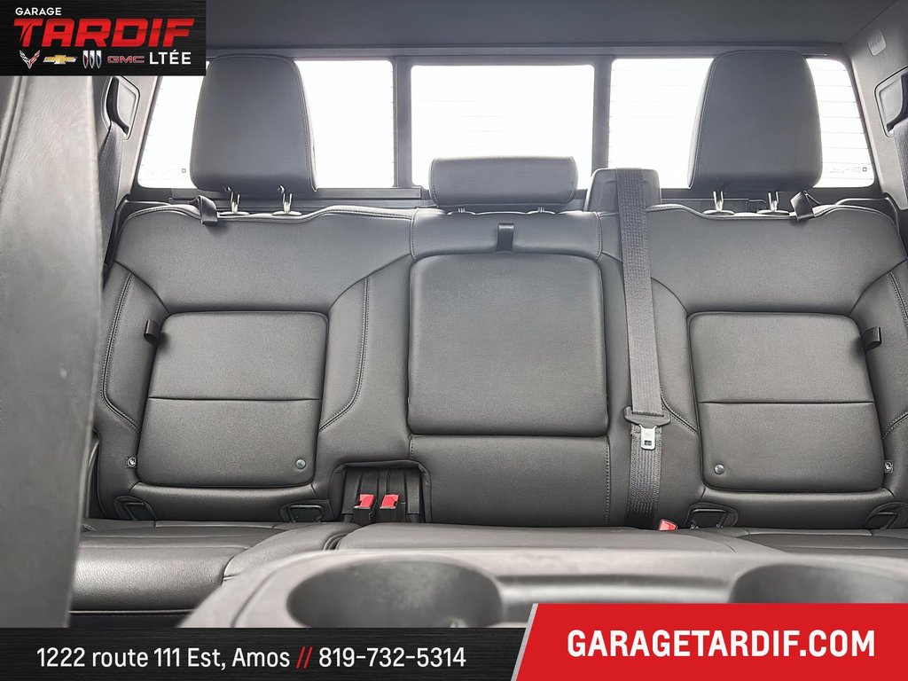 2022 Chevrolet Silverado 4WD Standard BED Crew CAB in Amos, Quebec - 12 - w1024h768px