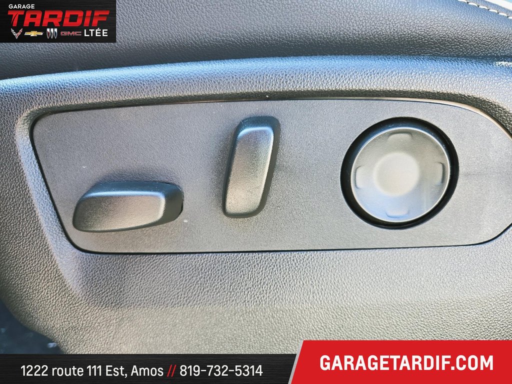 2025 Chevrolet Tahoe in Amos, Quebec - 16 - w1024h768px