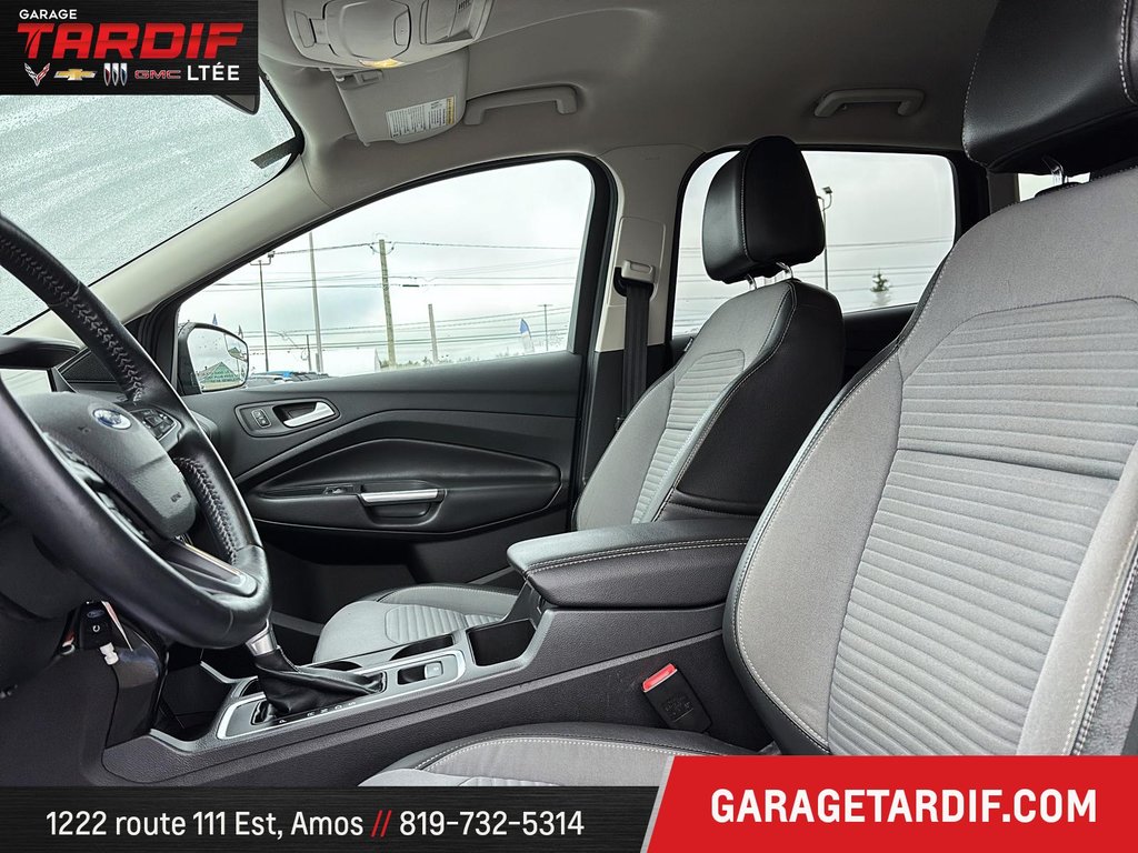 Ford Escape  2017 à Amos, Québec - 8 - w1024h768px
