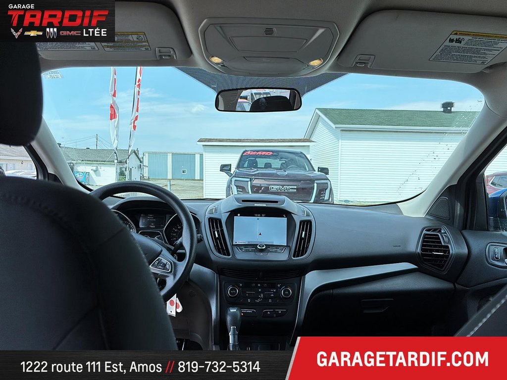 2017 Ford Escape in Amos, Quebec - 8 - w1024h768px