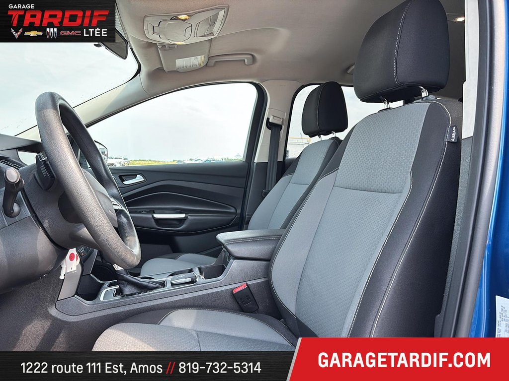 2017 Ford Escape in Amos, Quebec - 6 - w1024h768px