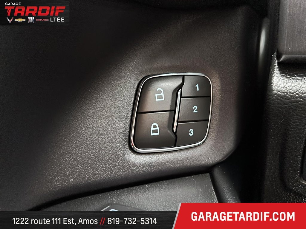 2019 Ford EXPEDITION in Amos, Quebec - 20 - w1024h768px