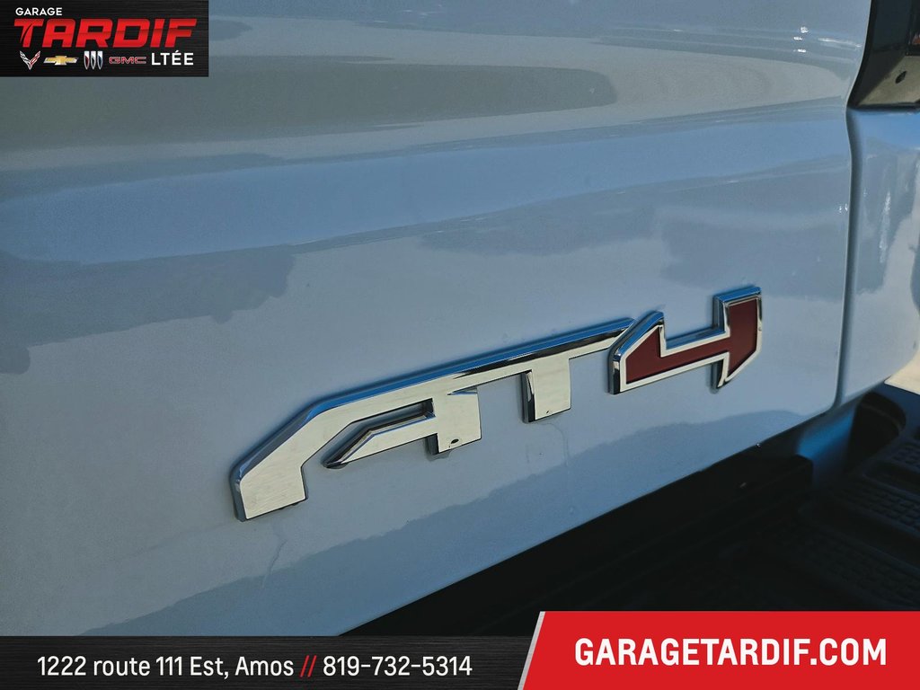 GMC Sierra 1500 4WD Crew CAB Pickup  2023 à Amos, Québec - 8 - w1024h768px