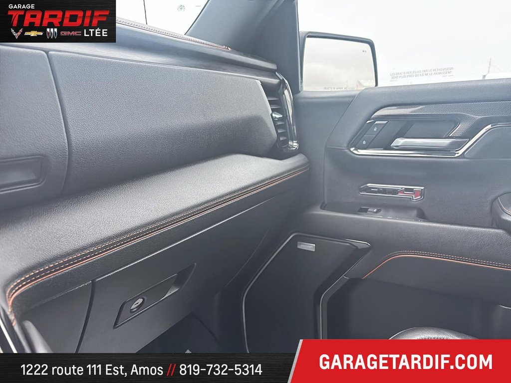 GMC SIERRA 1500 4WD CREW CAB PICKUP  2024 à Amos, Québec - 16 - w1024h768px