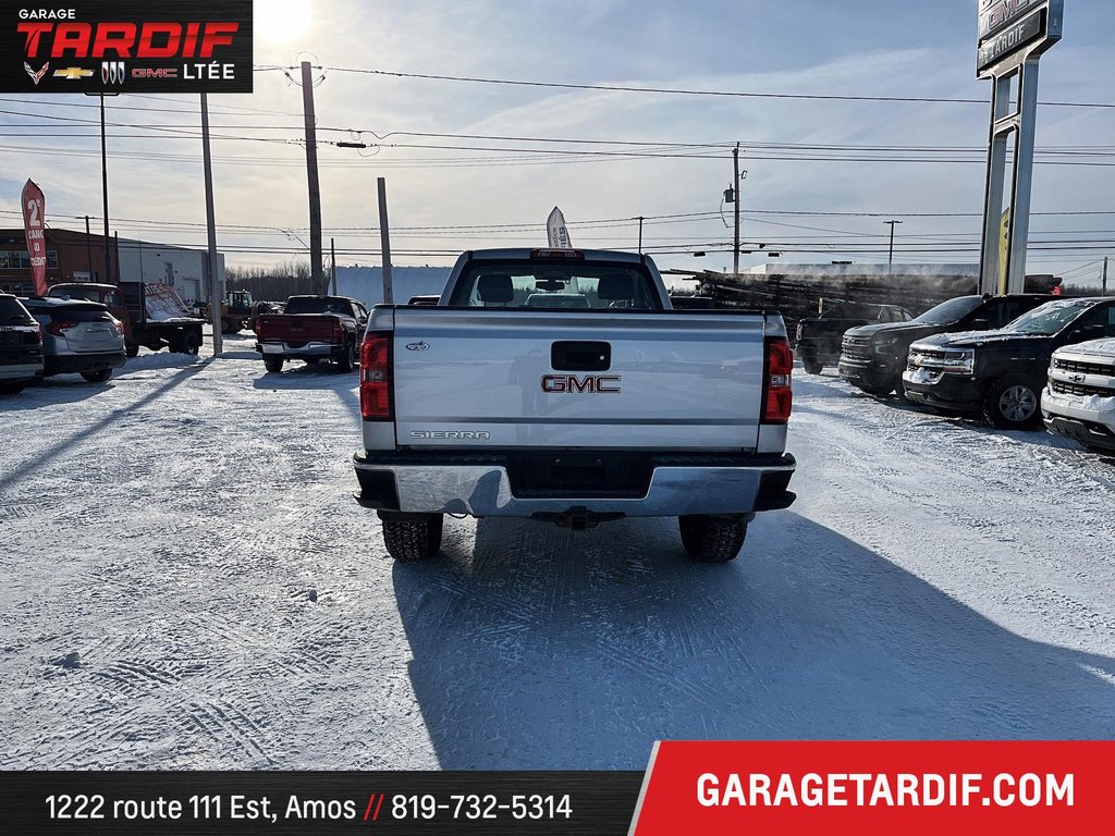 2016 GMC SIERRA, CABINE CLASSIQUE in Amos, Quebec - 3 - w1024h768px