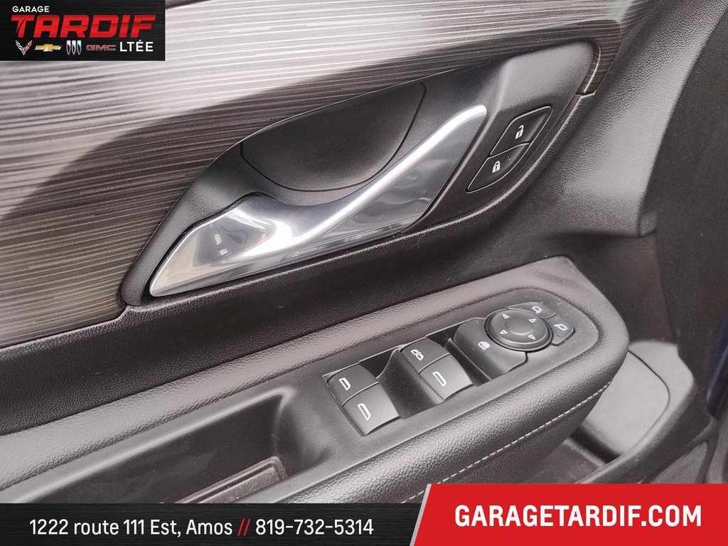 GMC TERRAIN  AWD  2022 à Amos, Québec - 11 - w1024h768px