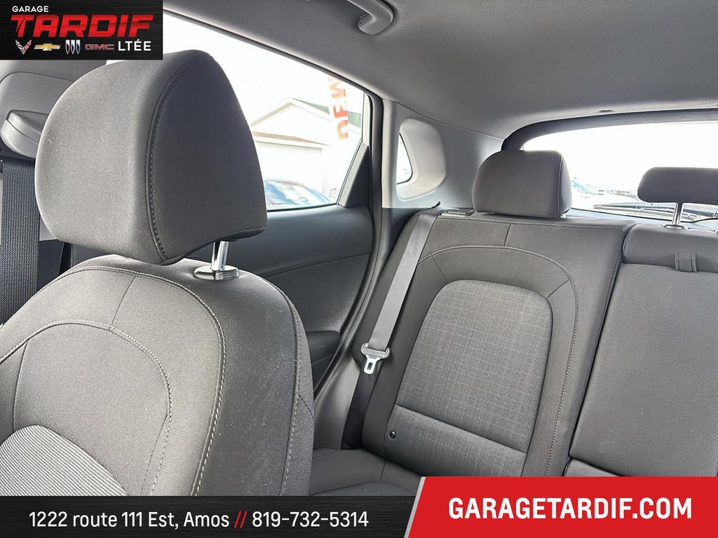 Hyundai KONA  2022 à Amos, Québec - 16 - w1024h768px