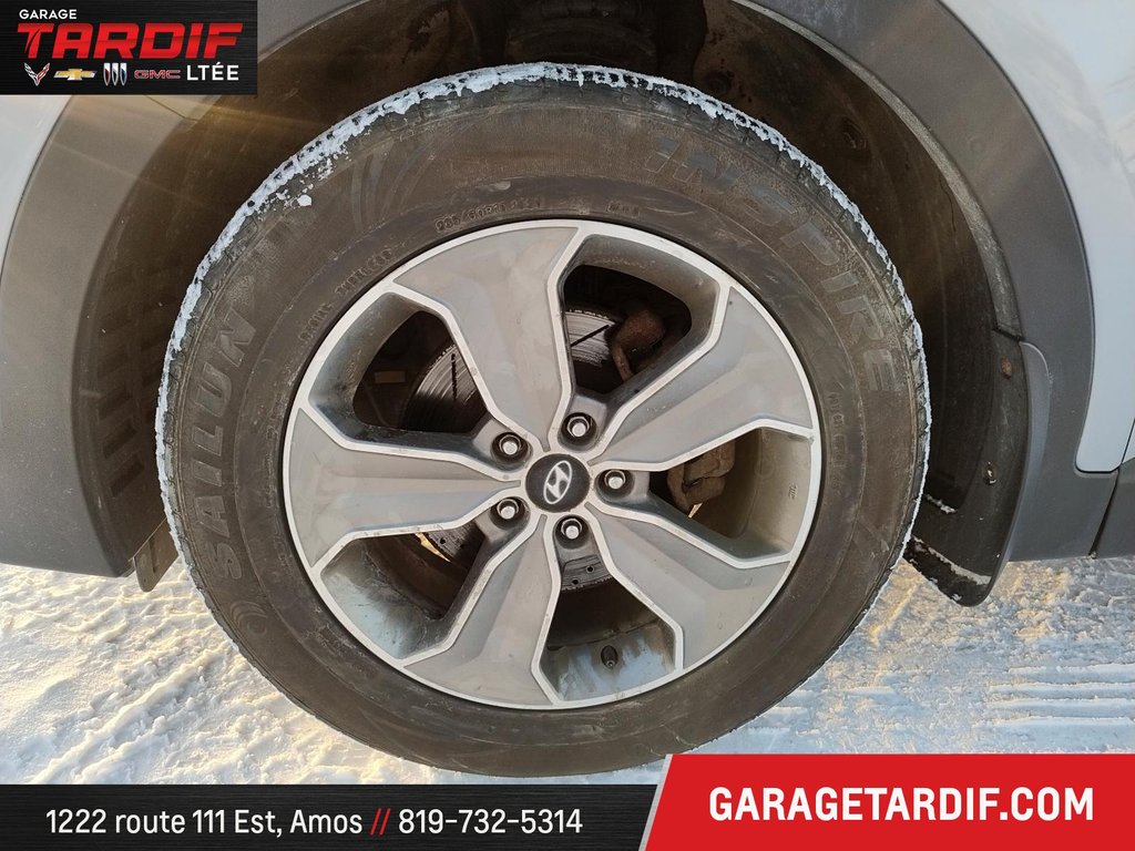 2016 Hyundai Santa Fe in Amos, Quebec - 7 - w1024h768px