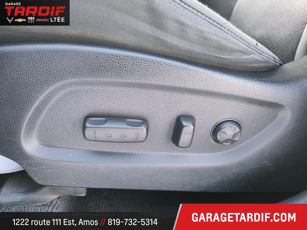 2016 Hyundai Santa Fe in Amos, Quebec - 12 - w1024h768px