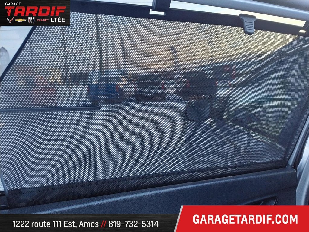 2016 Hyundai Santa Fe in Amos, Quebec - 22 - w1024h768px