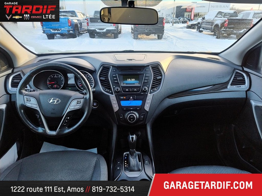 2016 Hyundai Santa Fe in Amos, Quebec - 9 - w1024h768px