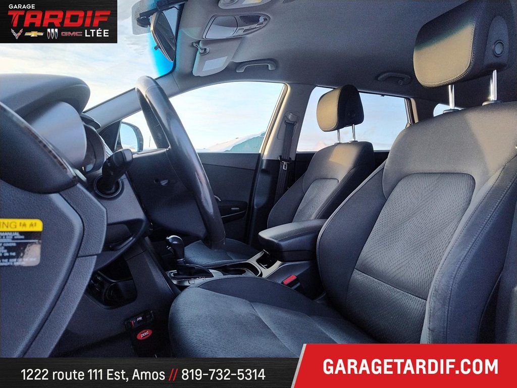 2016 Hyundai Santa Fe in Amos, Quebec - 8 - w1024h768px