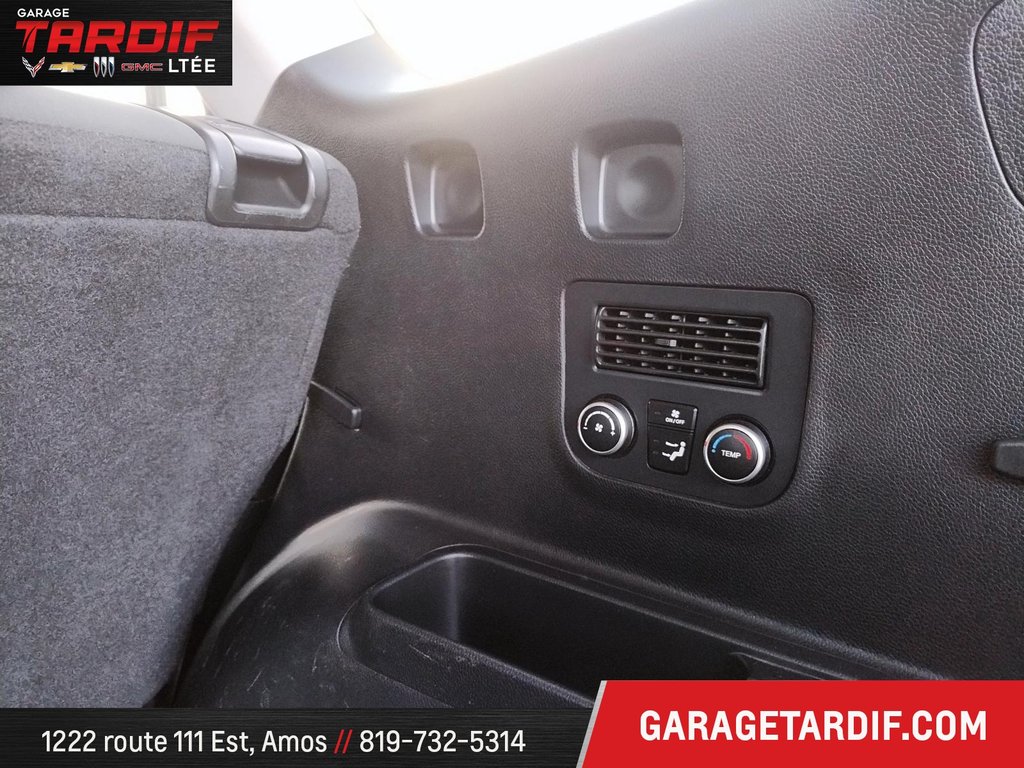 2016 Hyundai Santa Fe in Amos, Quebec - 28 - w1024h768px