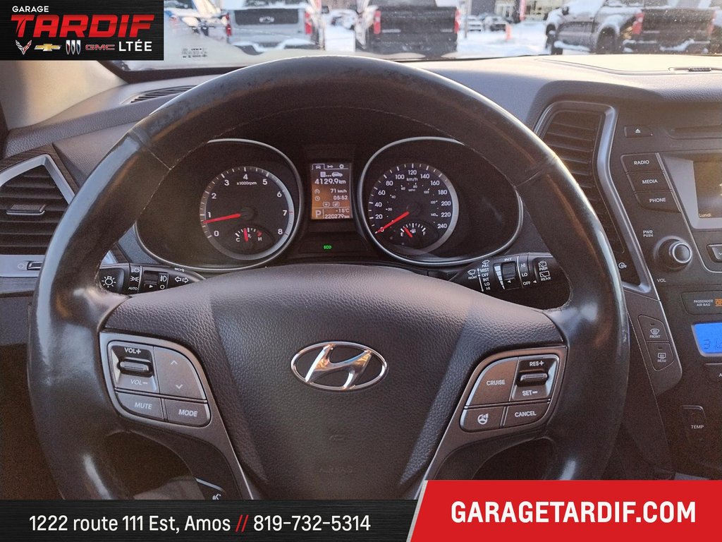 2016 Hyundai Santa Fe in Amos, Quebec - 14 - w1024h768px