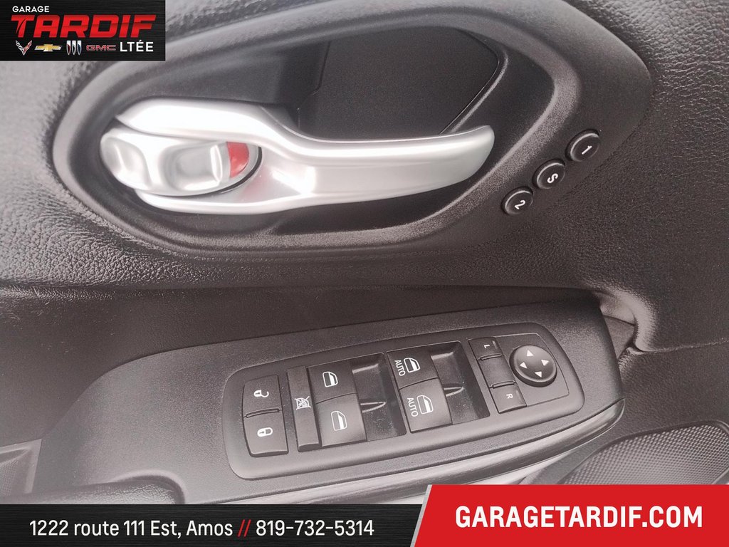 Jeep CHEROKEE  2016 à Amos, Québec - 11 - w1024h768px