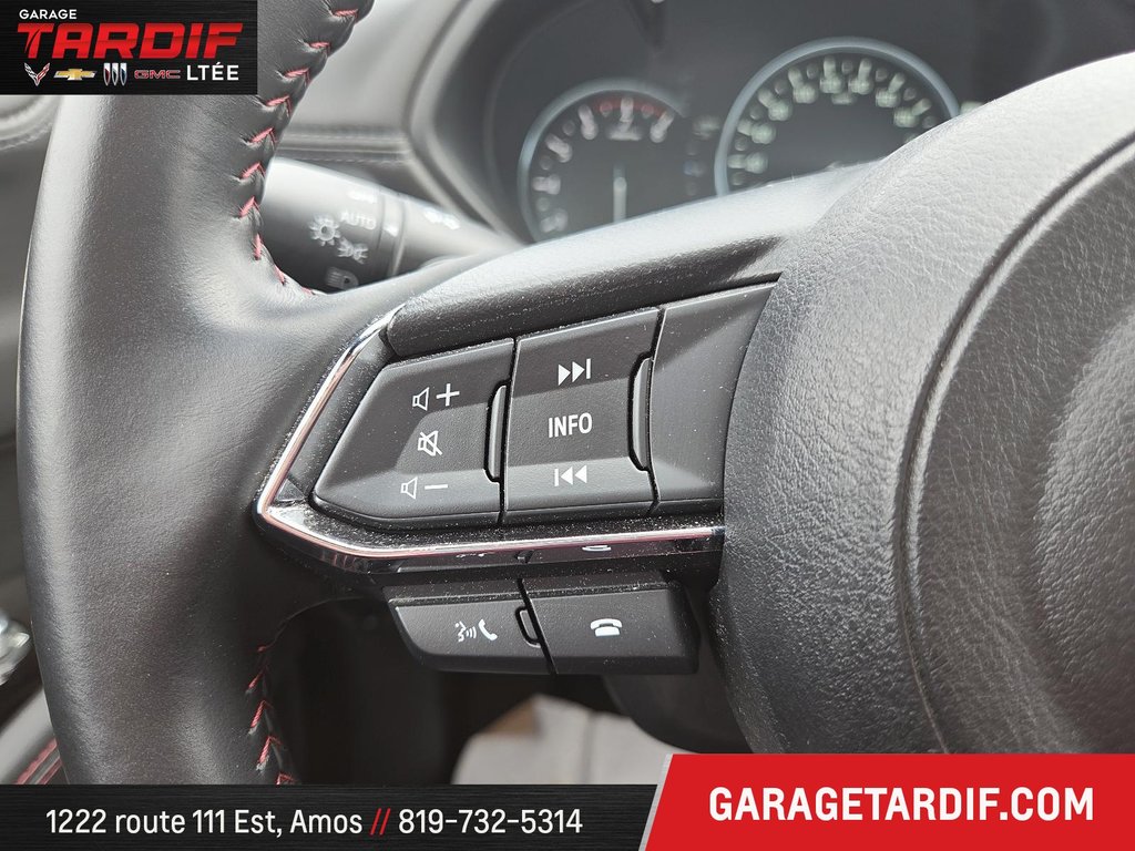 2023 Mazda CX-5 in Amos, Quebec - 17 - w1024h768px