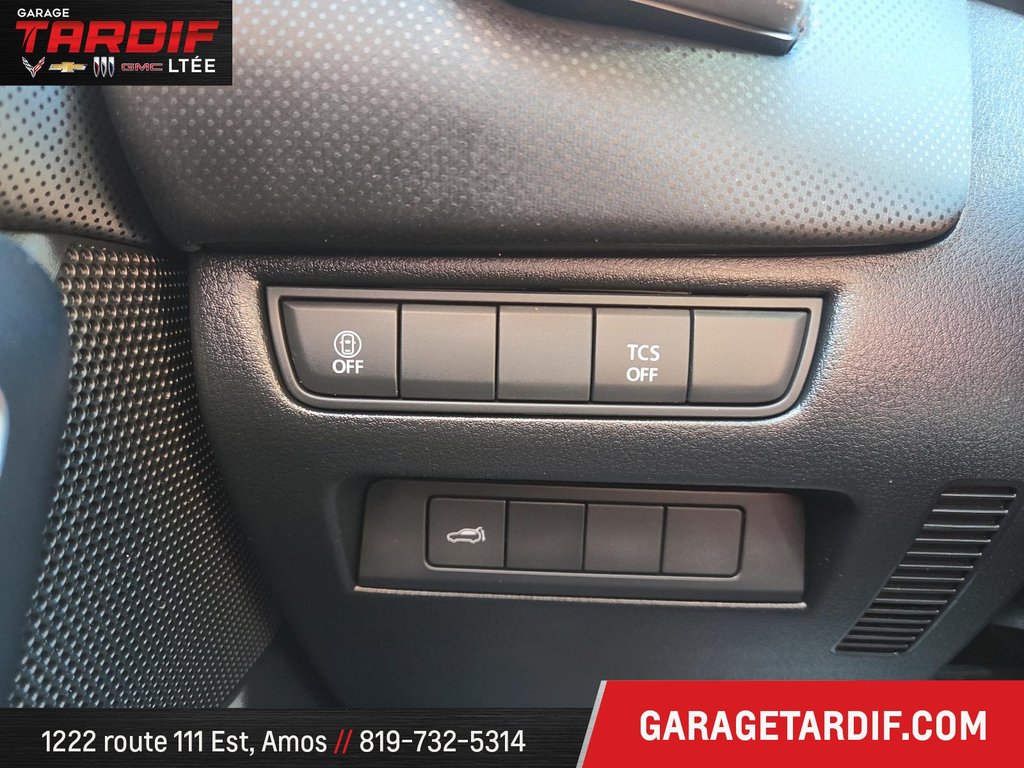 Mazda CX-50  2025 à Amos, Québec - 18 - w1024h768px
